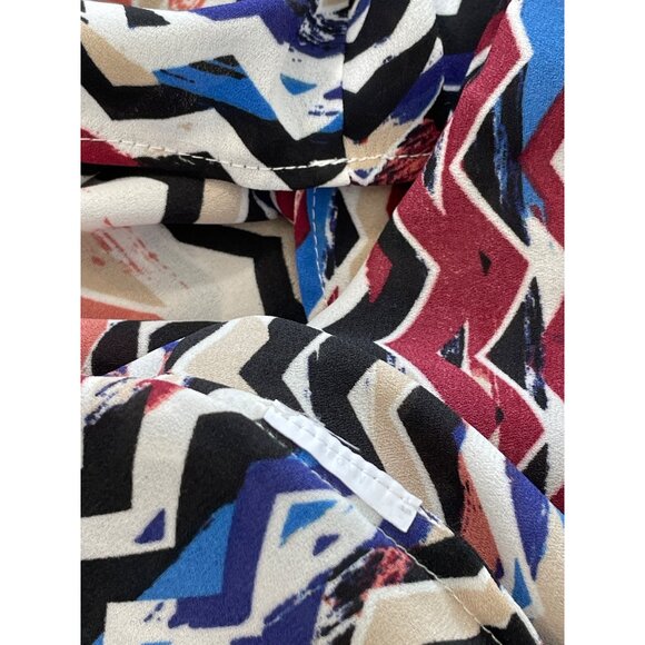 Vince Camuto Blouse Size Medium Multi V Neck Sleeveless High Low Chevron Flowy - Picture 7 of 8